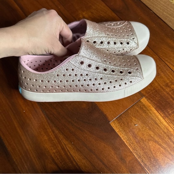 Native Silver gold Sandals with Perforated Design - Picture 3 of 13